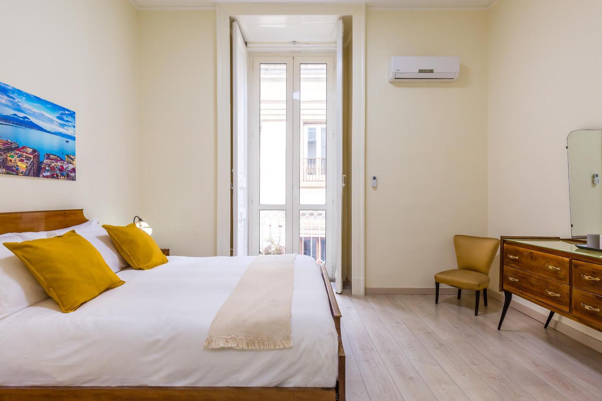 Apartamento A Pochi Passi Da Piazza Del Gesu By Wonderful Italy Nápoles Exterior foto